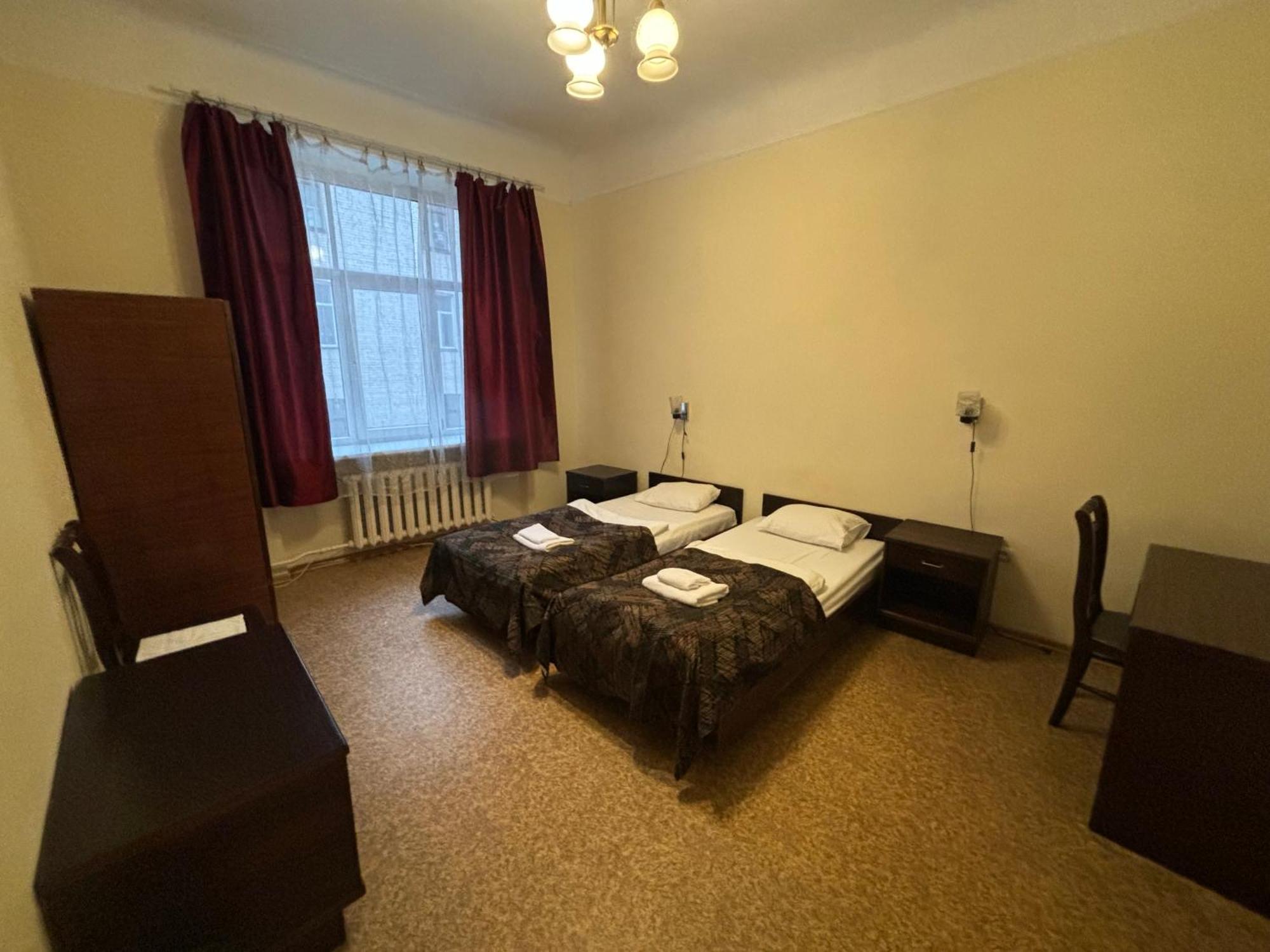 Hostel Viktorija With Private Rooms Riga Exterior photo